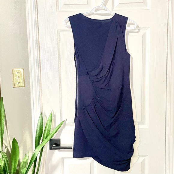 BCBGMAXAZRIA Draped Side Zipper Dress. Size 0 - Picture 10 of 16